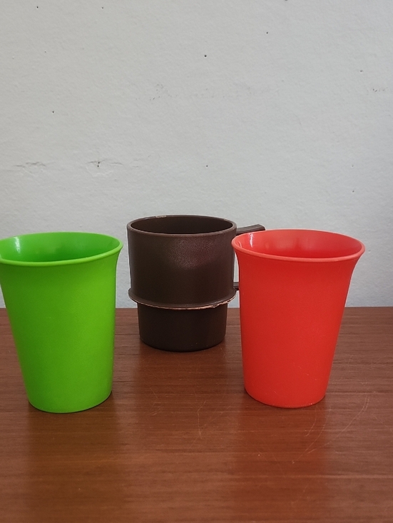 Tupperware Other - Set of 3 Vintage Tupperware Colorful Plastic Cups - Green, Red, Brown